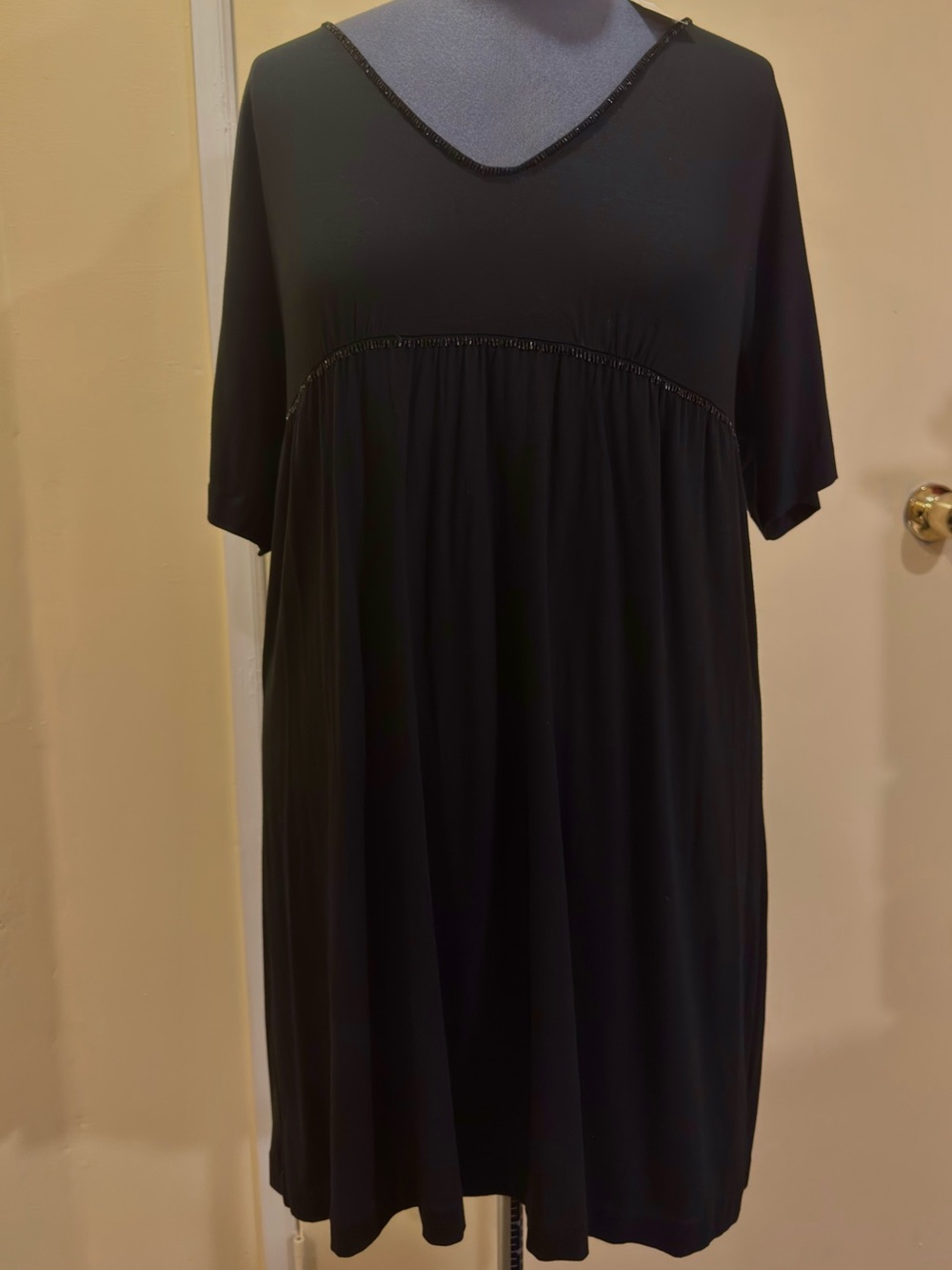 Black V-Neck Short Sleeve empire waist knit dress  with beads. XL